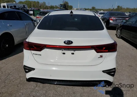 2019 Kia Forte Gt Line z USA, uszkodzony, nr VIN 3KPF34AD8KE033994